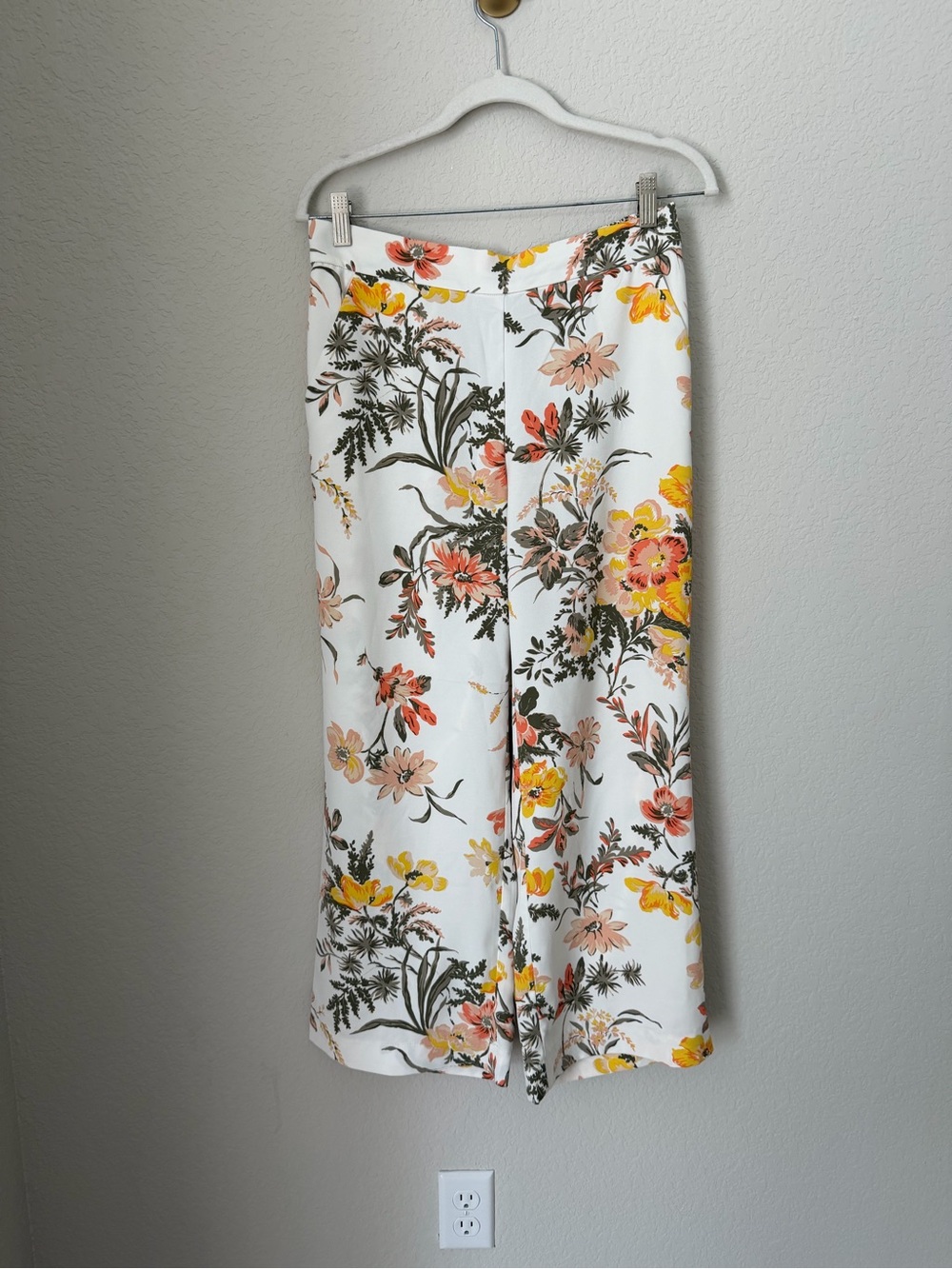 LOFT Outlet Floral Wide Leg Crop Pants White Pink Yellow Women’s Small - Picture 3 of 12